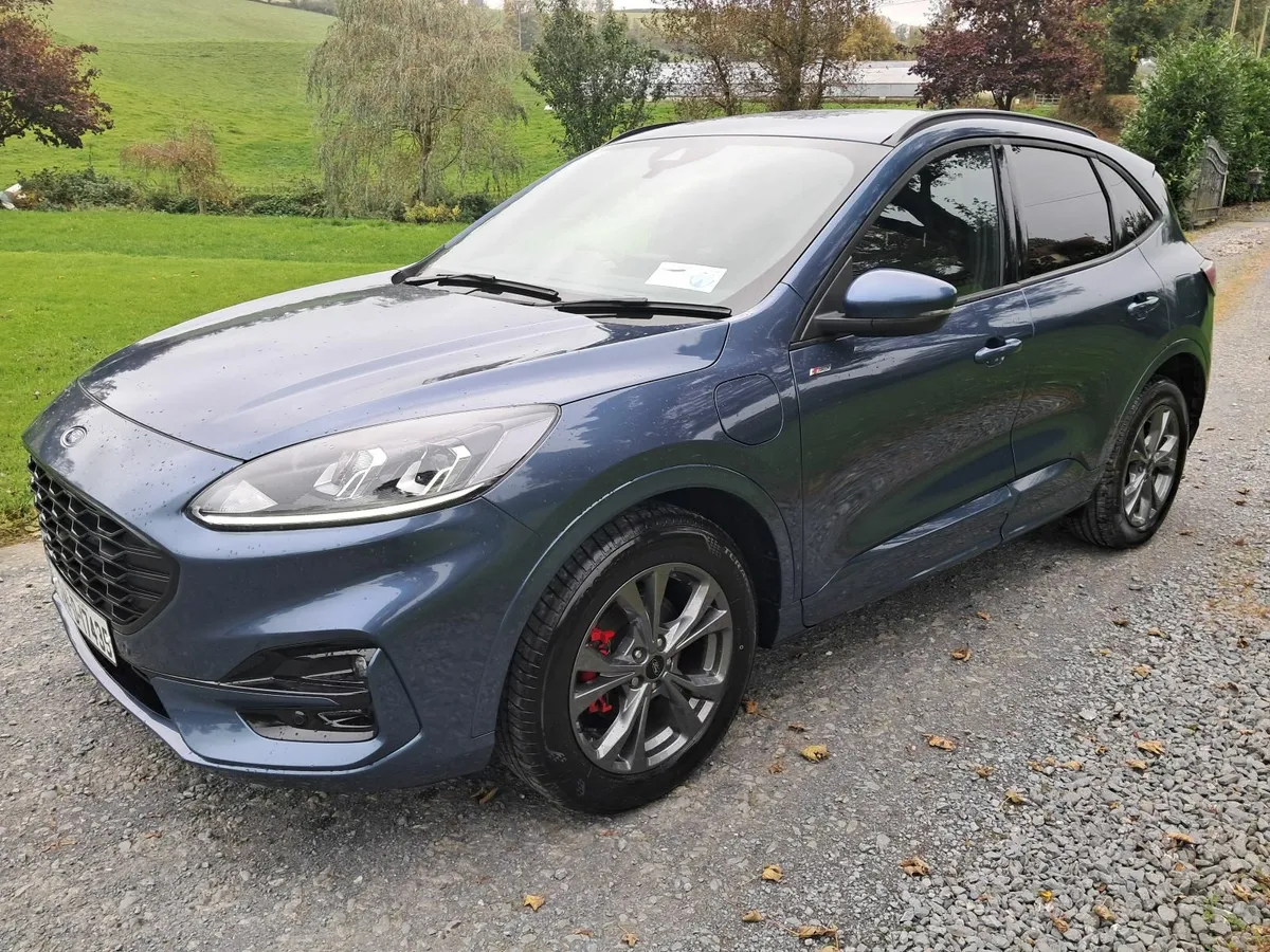 241 KUGA ST-LINE 2.5L PHEV - Image 3