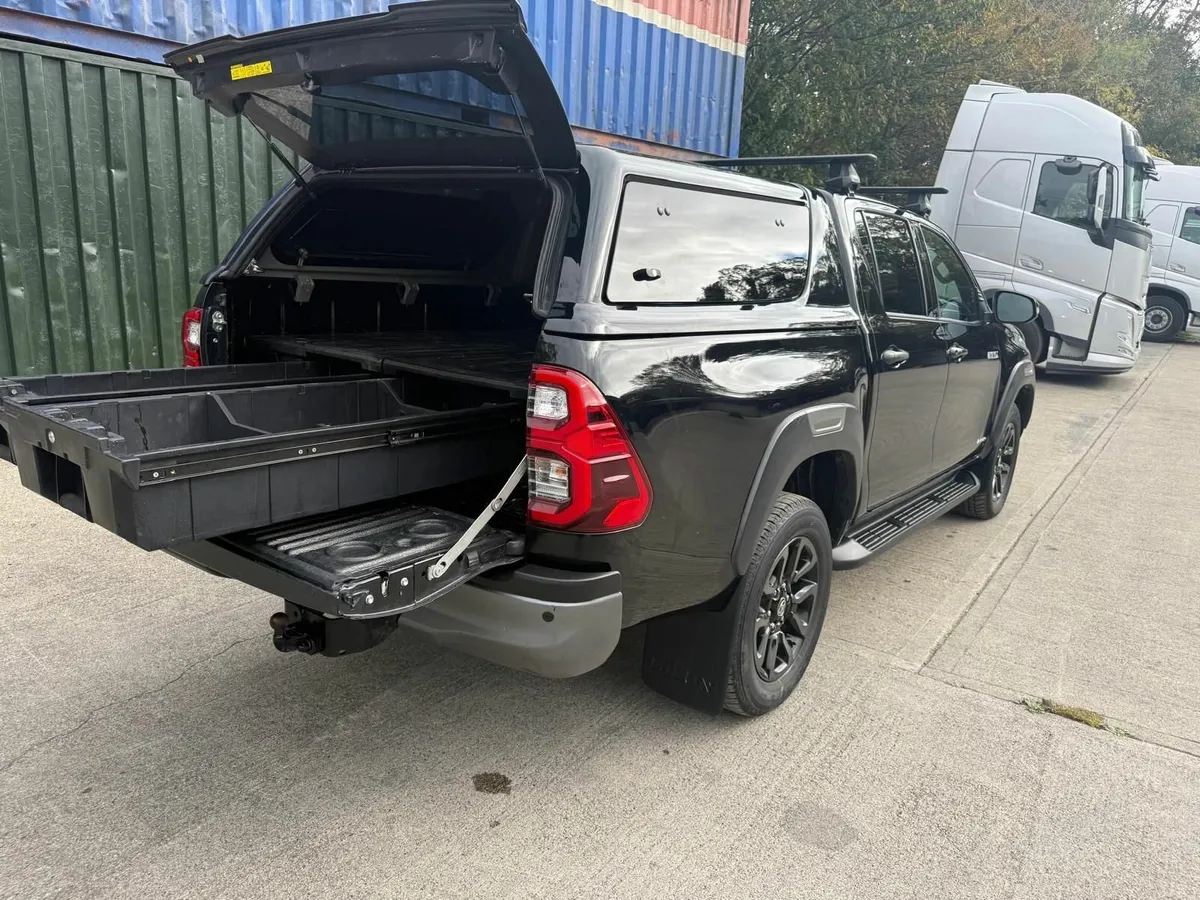 Toyota Hilux 2024 - Image 1