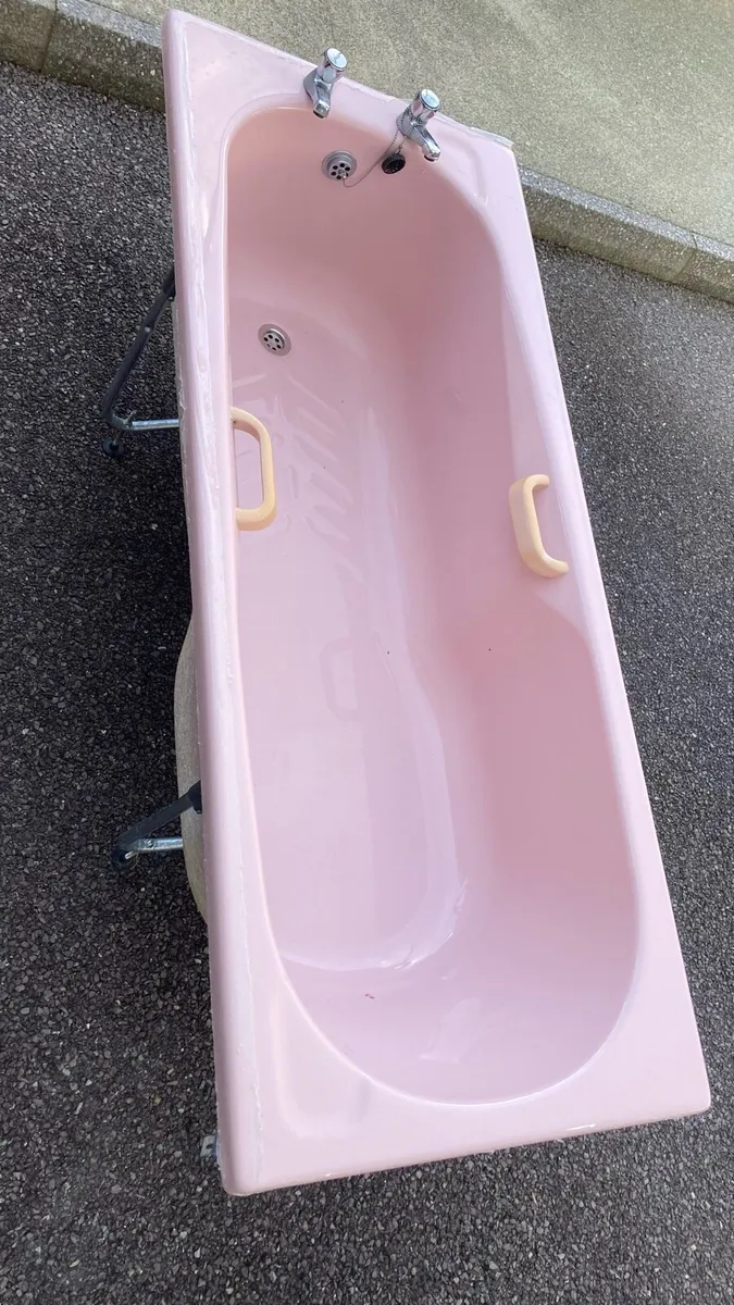 Shires pink bathroom set - Image 3