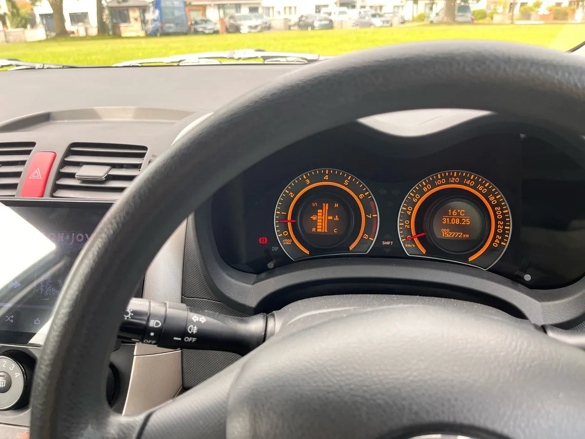 Toyota auris - Image 2