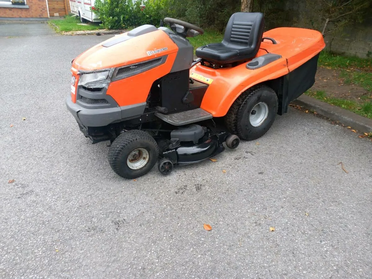 Ride on lawnmower - Image 2