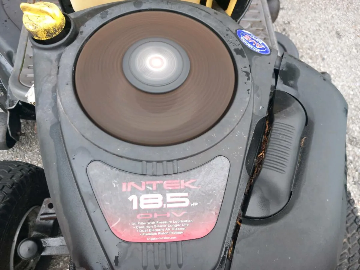 Ride on lawnmower - Image 3