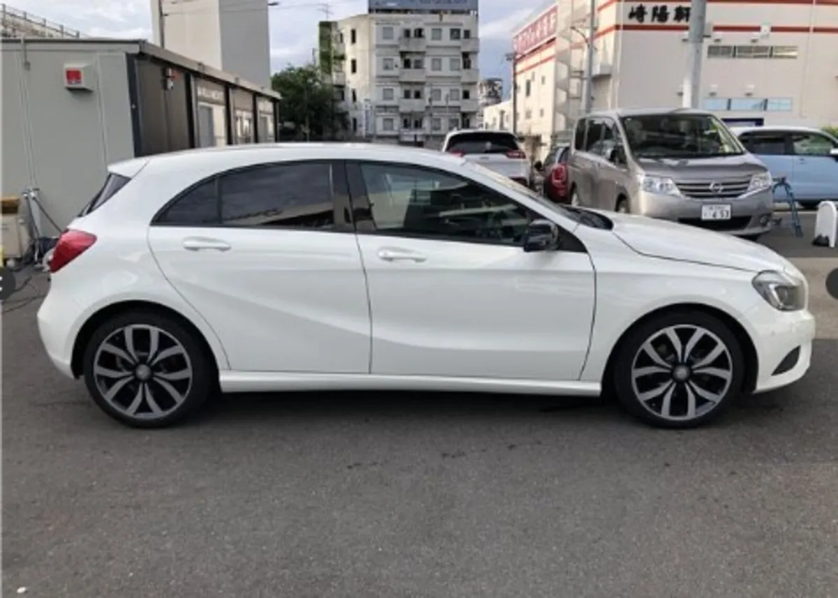 2013 Mercedes A-Class Auto // warranty - Image 3