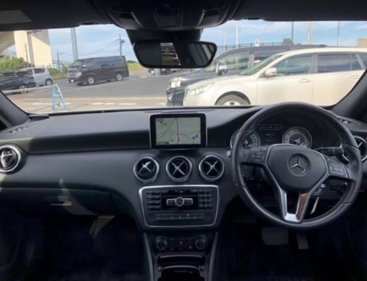 2013 Mercedes A-Class Auto // warranty - Image 4
