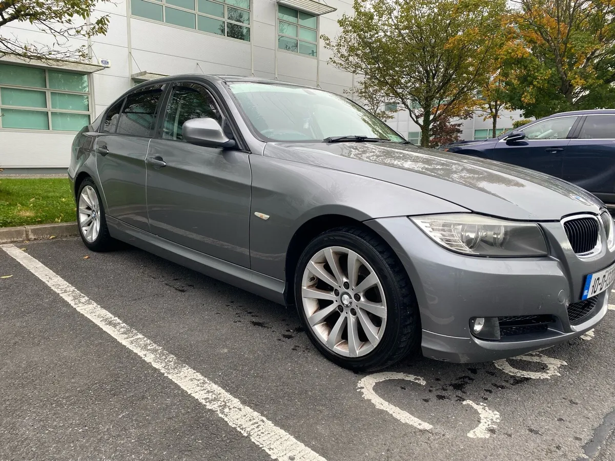 BMW 320d 2010 - Image 1