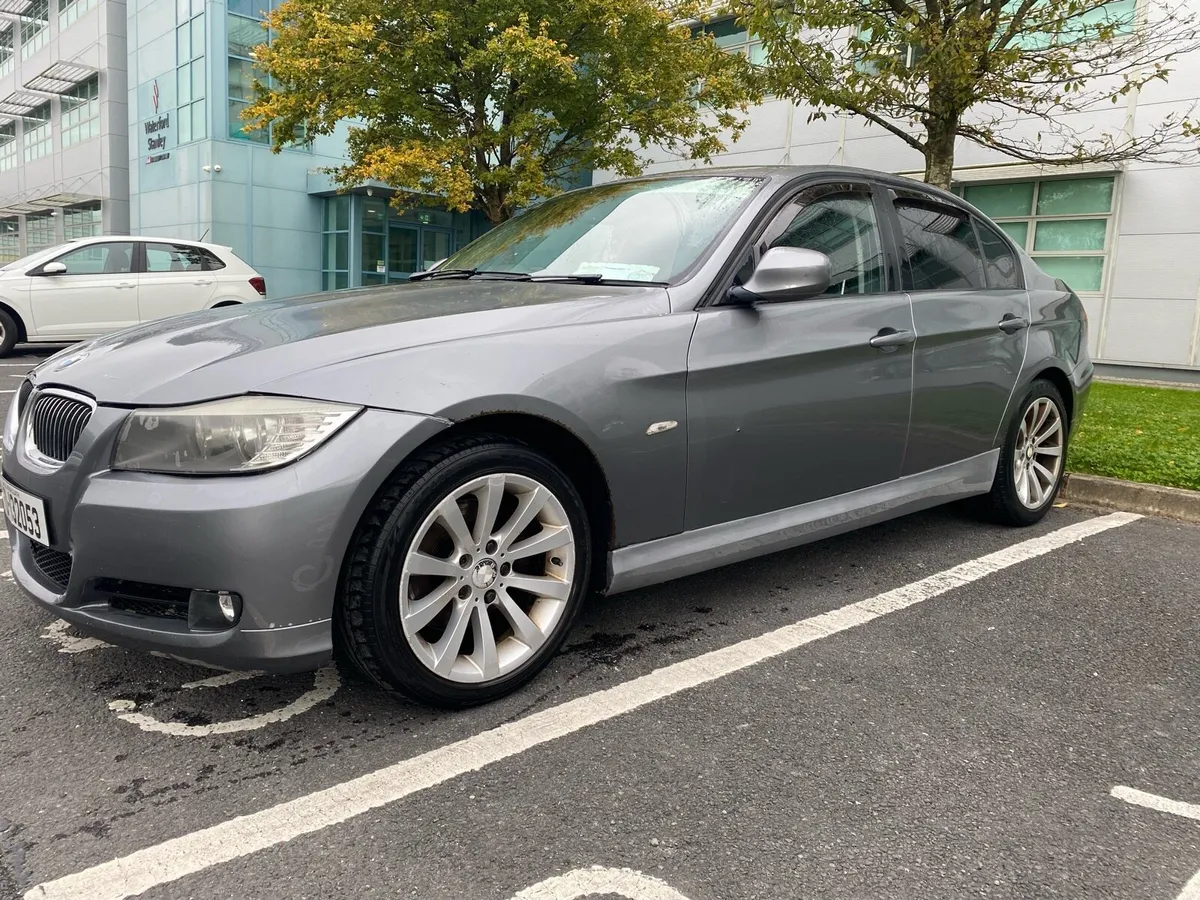 BMW 320d 2010 - Image 3
