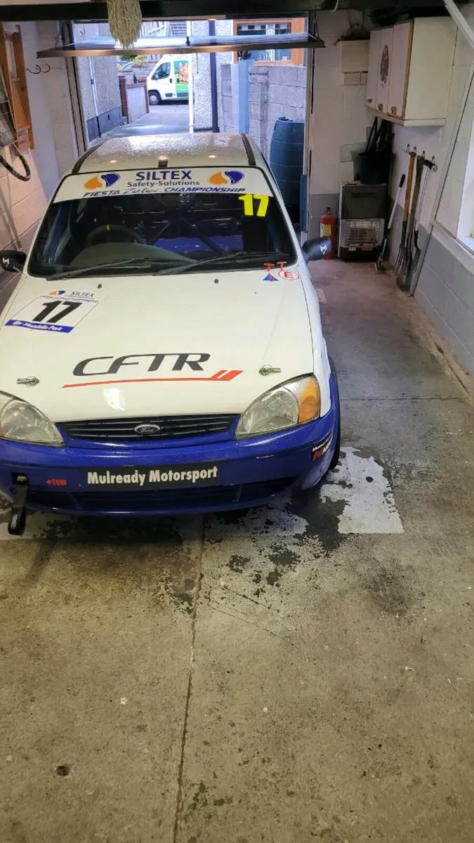 Ford fiesta zetec - Image 1