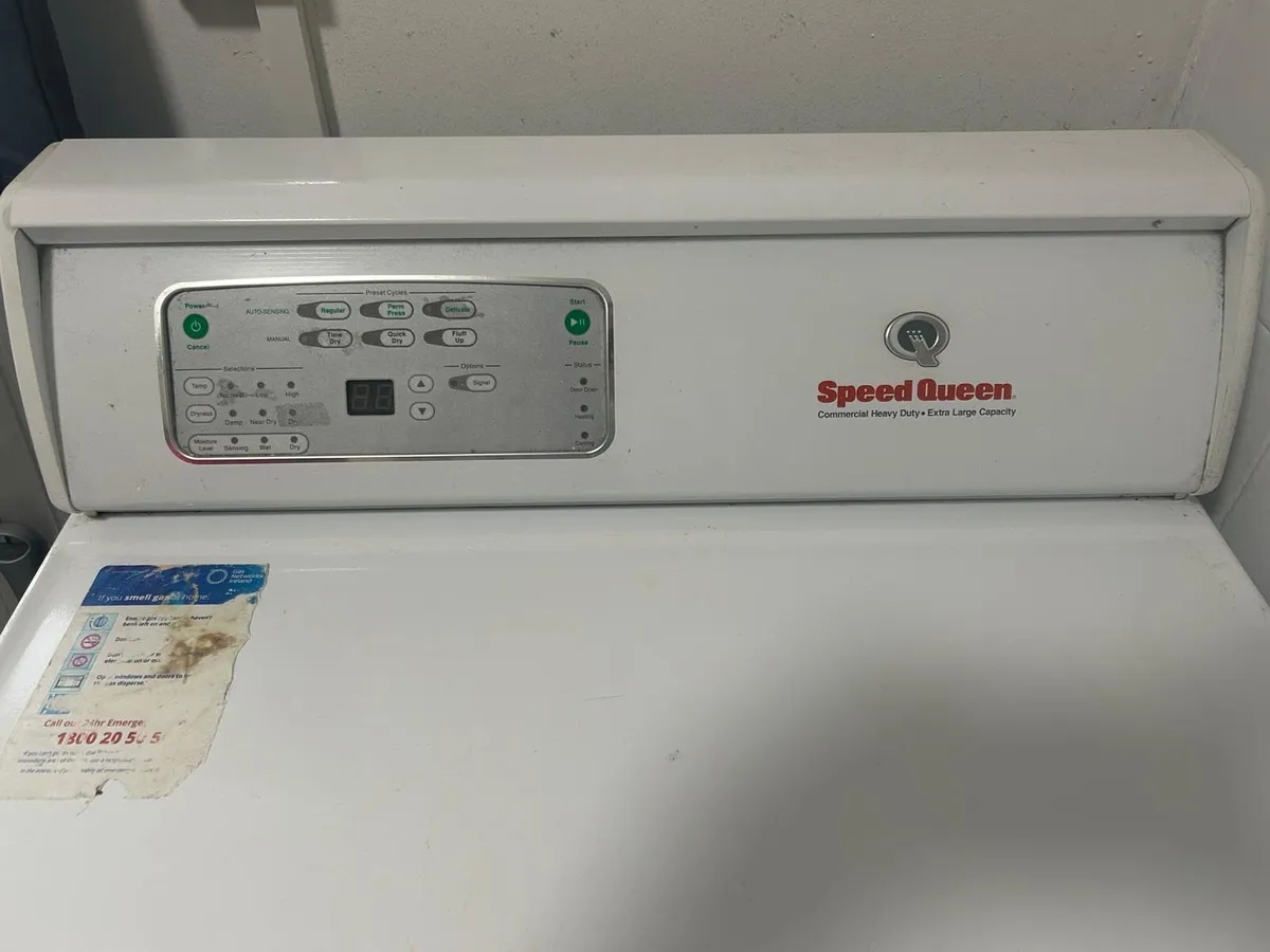 Gas clothes dryer commercial - Image 1