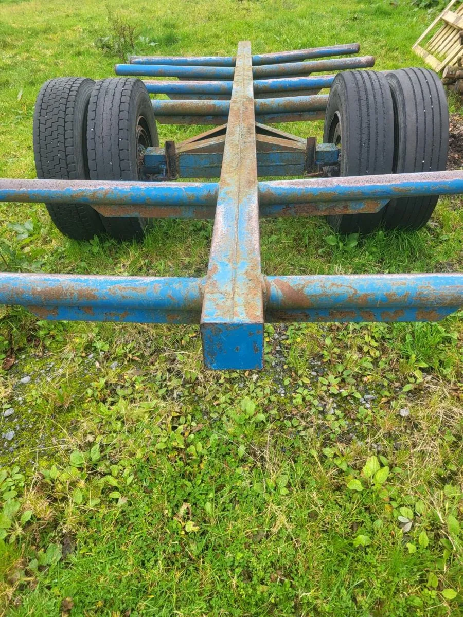 Bale trailer - Image 1