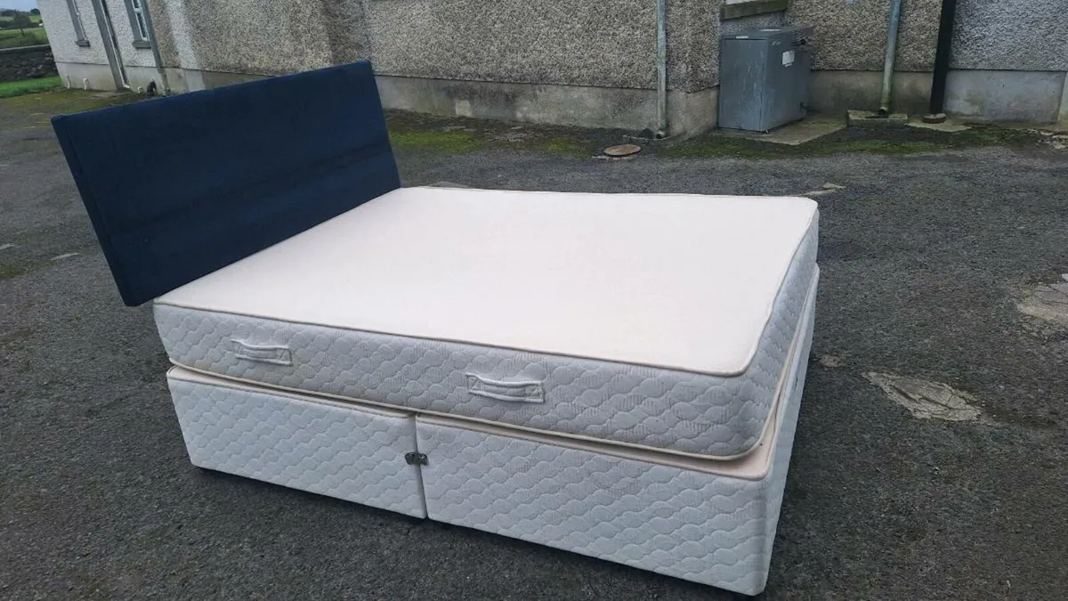 Bed - Image 3
