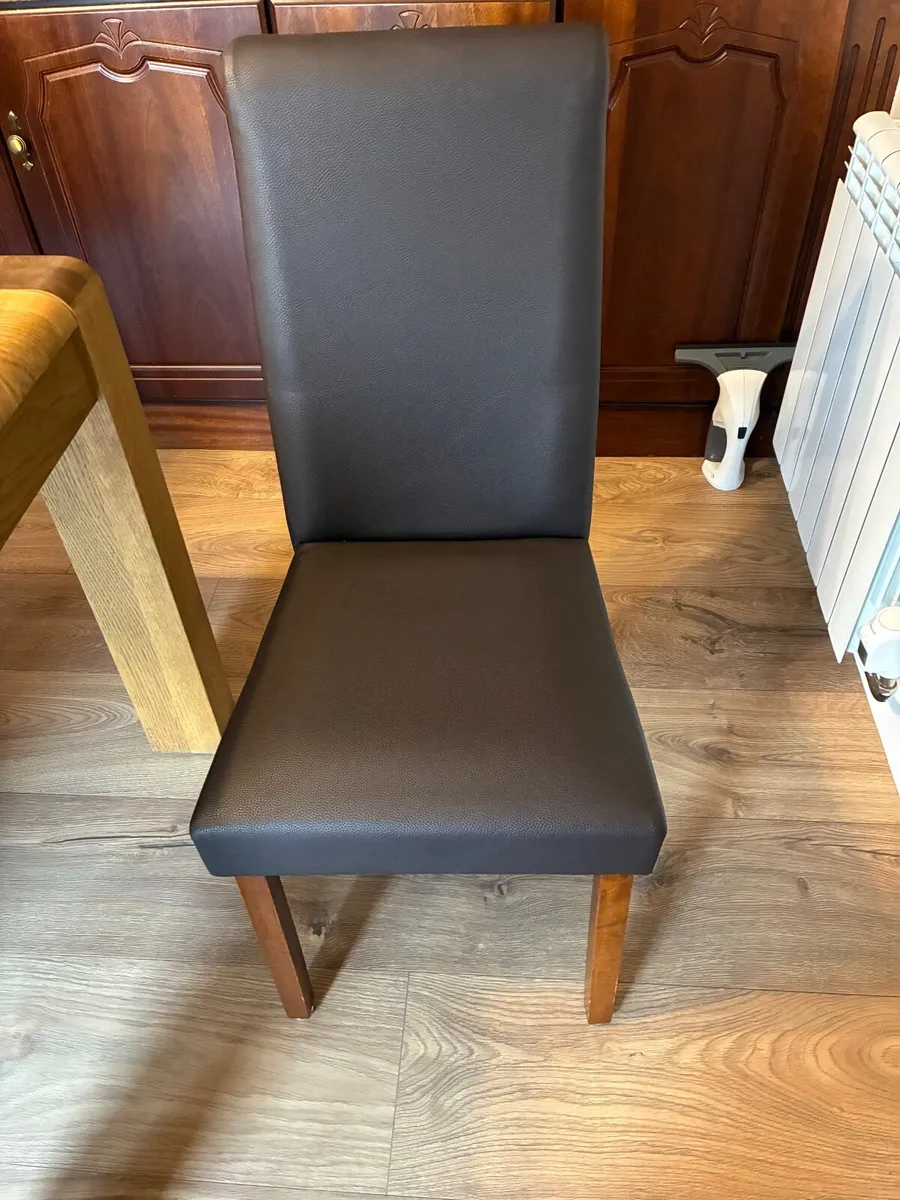 Jersey Oak dining table and 6 chairs - Image 2
