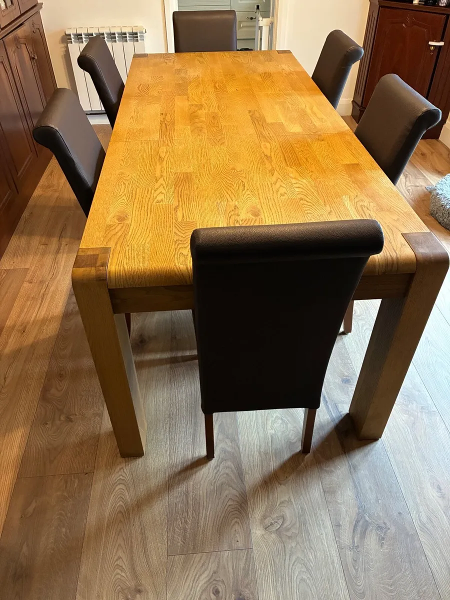 Jersey Oak dining table and 6 chairs - Image 3