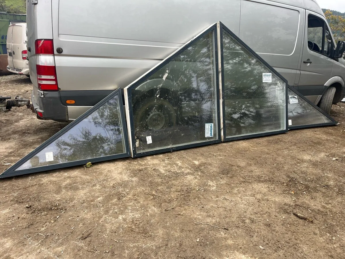 Double glazed trapezium window - Image 2