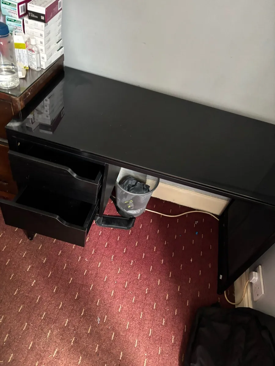 Desk - Image 2