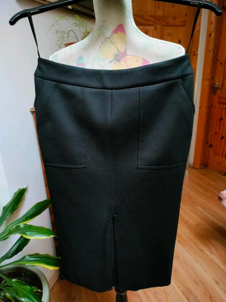 Ladies River Island black stretch skirt, new with - Image 1
