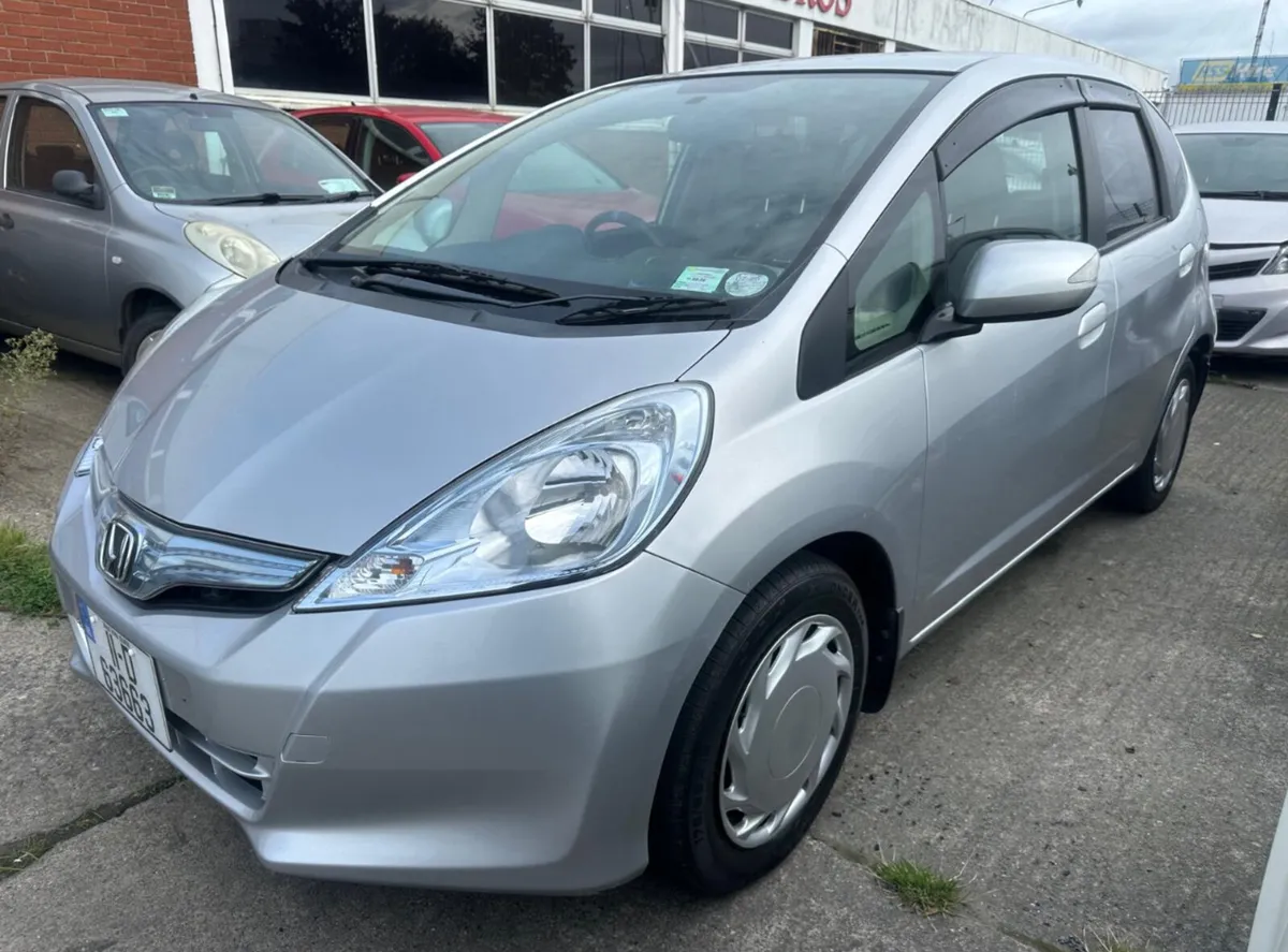 Honda Fit 2011 Automatic/ New Nct/ warranty - Image 1