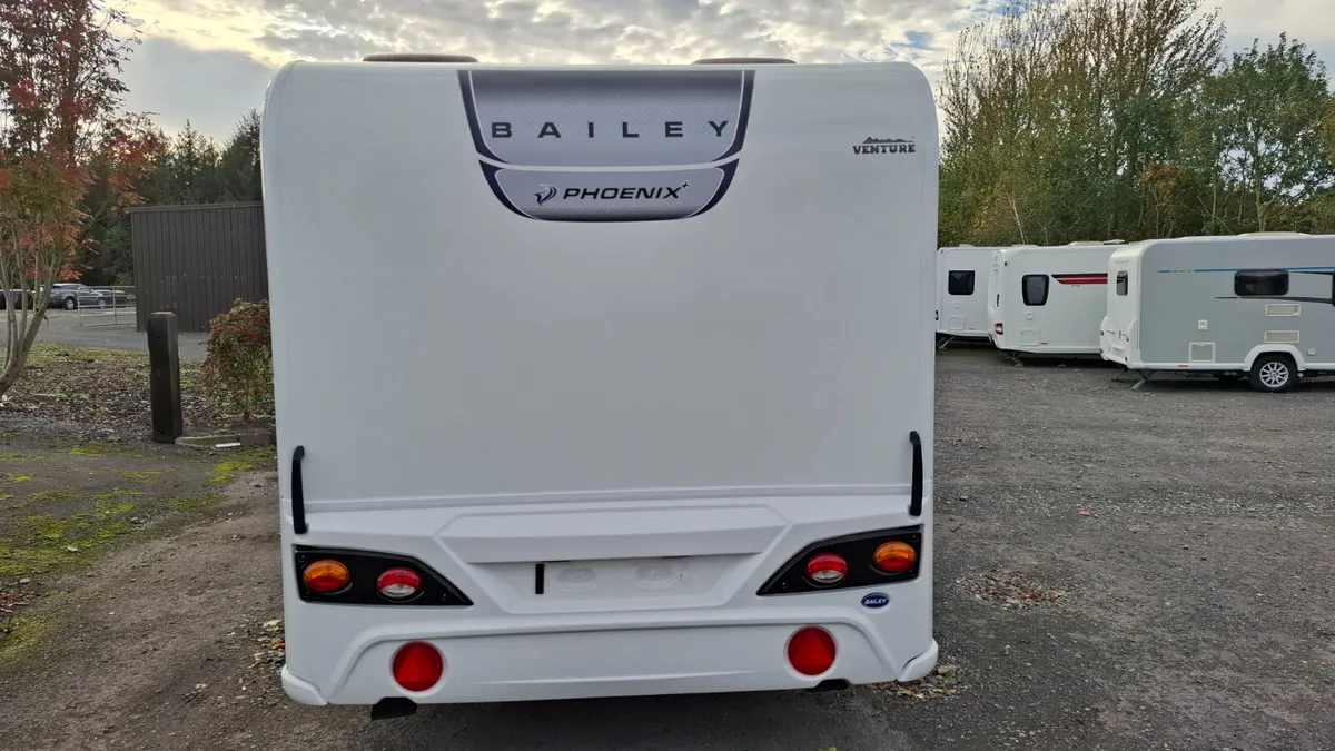 Bailey Phoinex Island bed caravan - Image 4