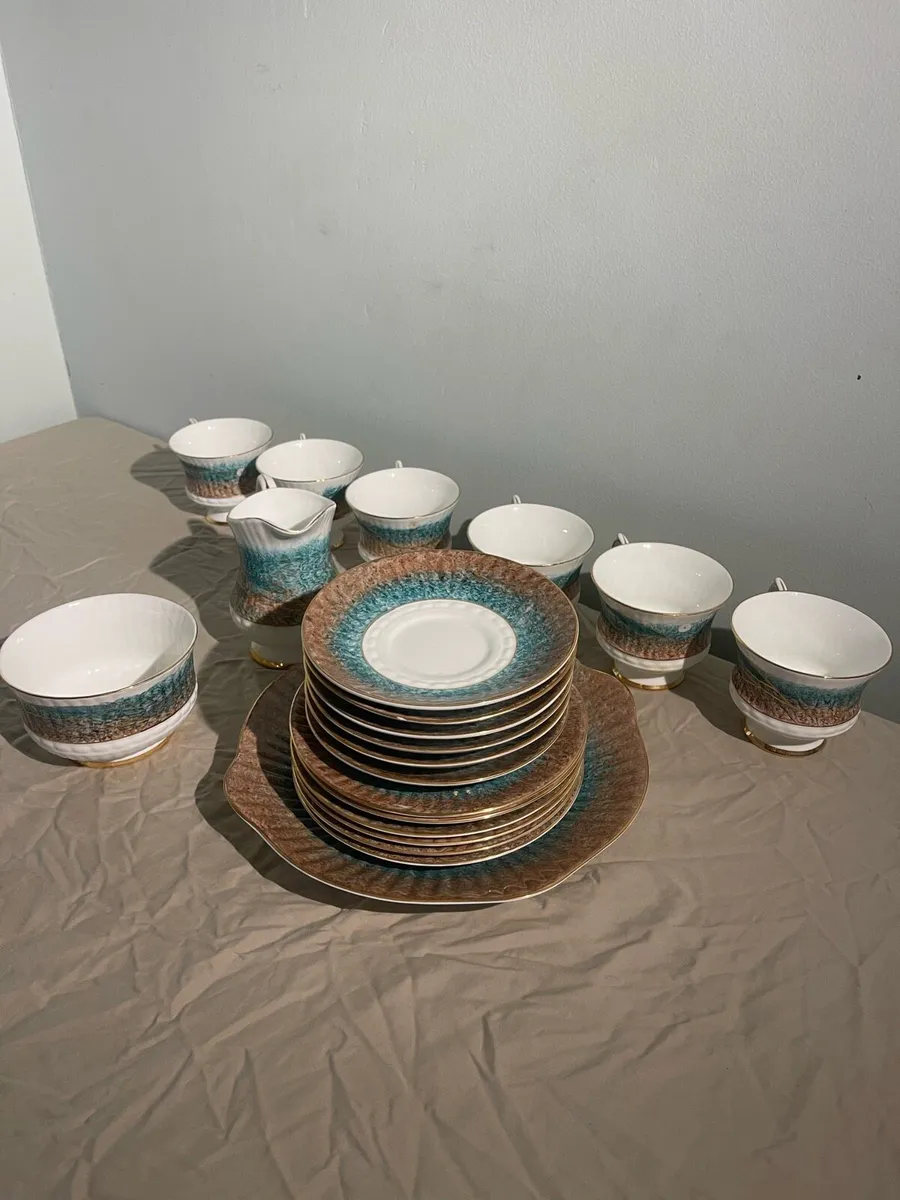 Antique Irish fine bone china - Image 1