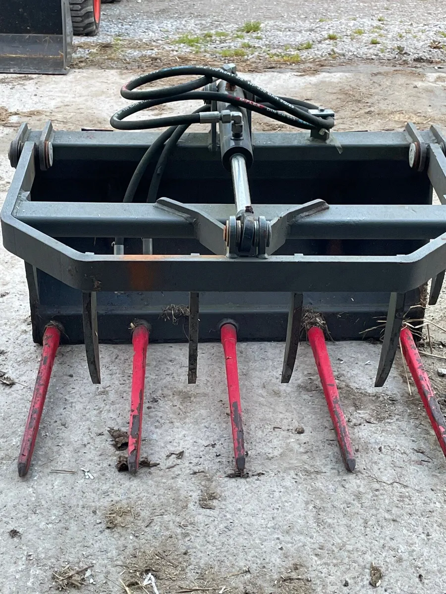 3ft Grab - Image 1