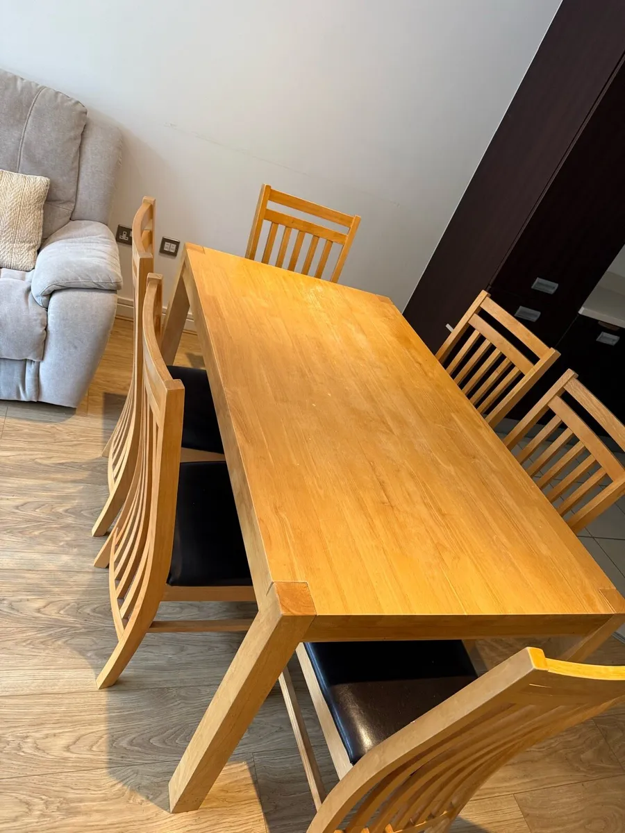 Dining room table and six chairs. Oak - Image 2