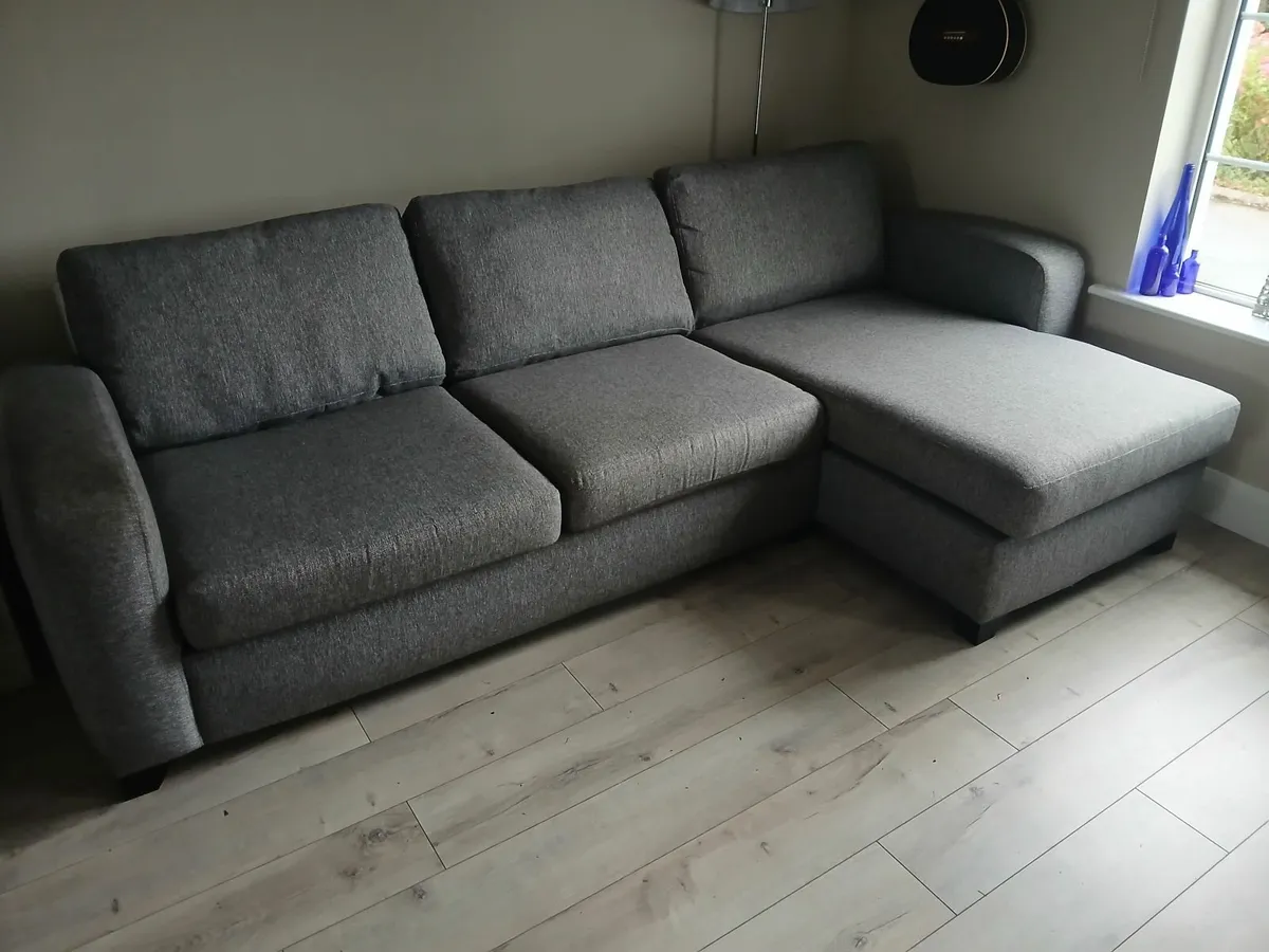 Couch - Image 2