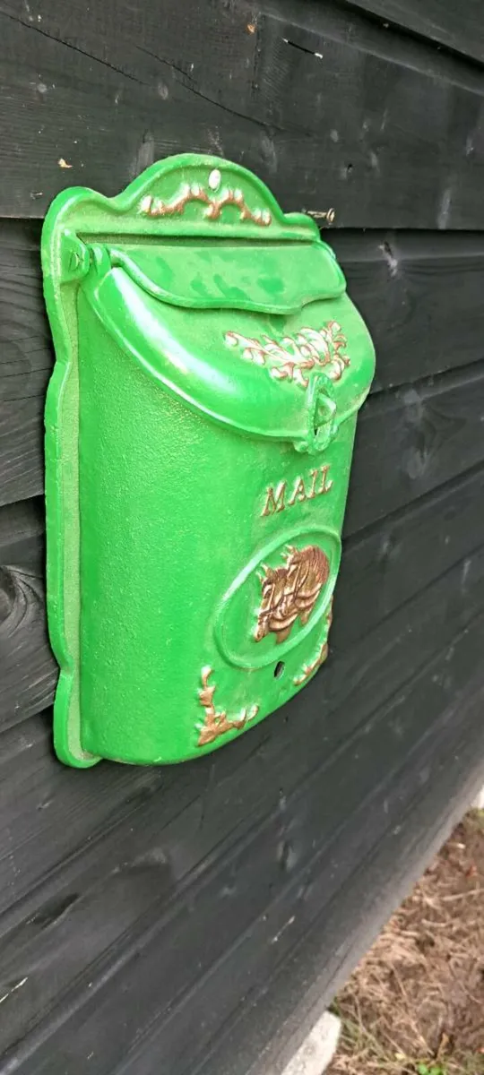 Cast iron  post box - Image 2