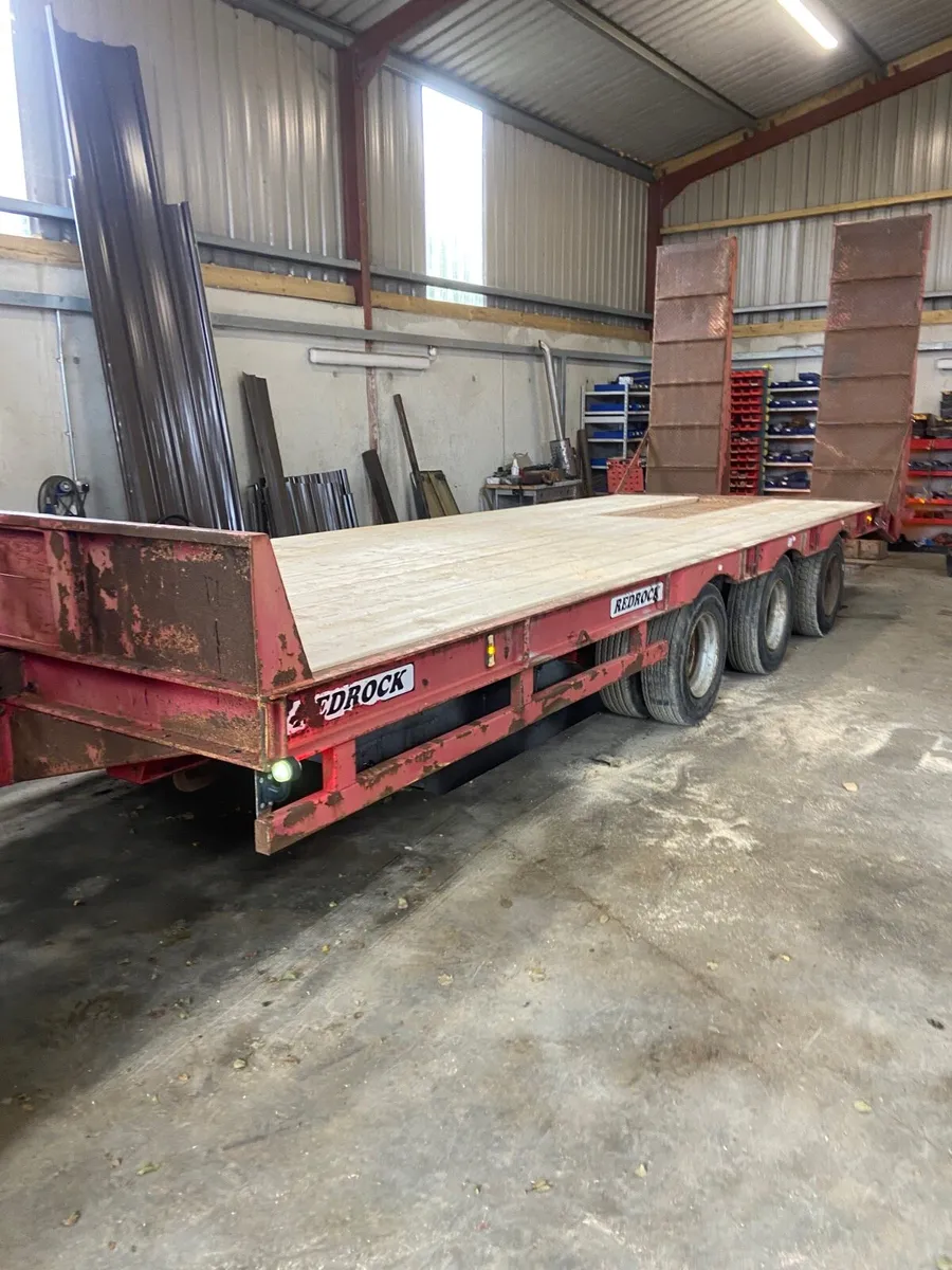 Redrock tri axle low loader - Image 1