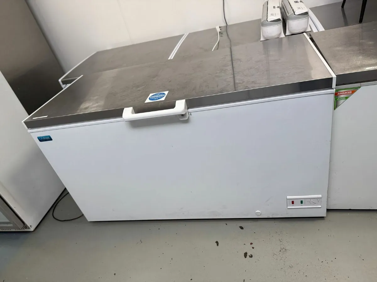 Commercial Chest Freezer (Unifrost CF500HS) - Image 1