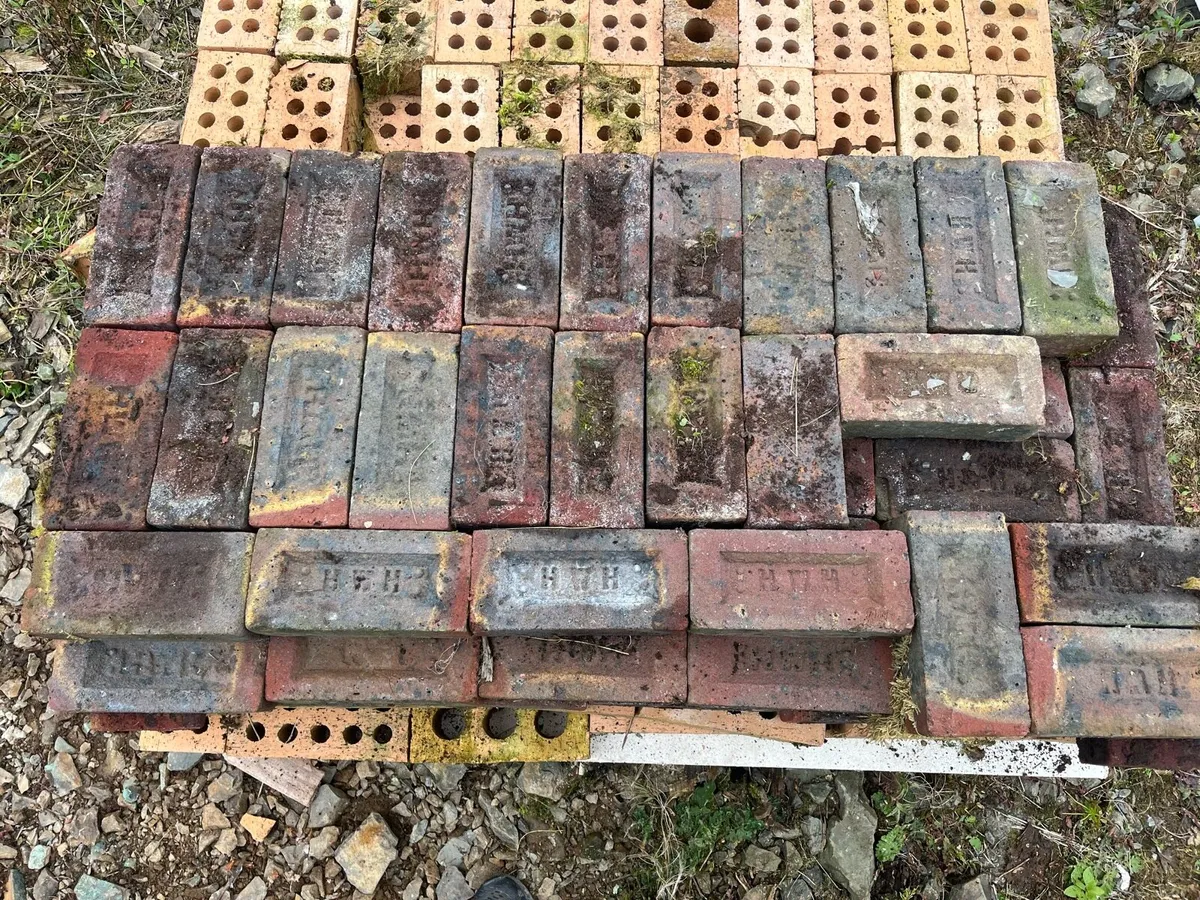 Red/blue handmade brick - Image 3