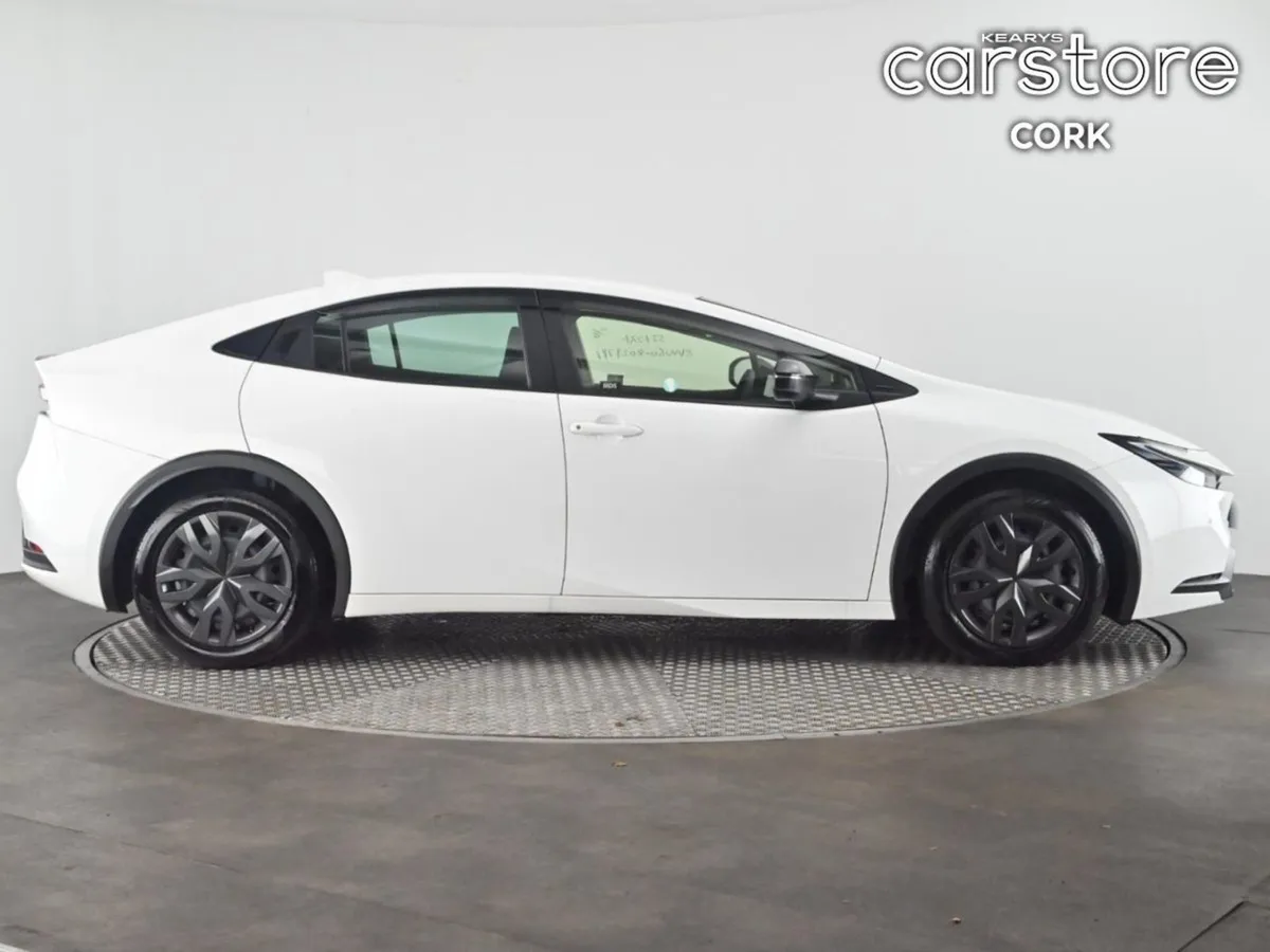 Toyota Prius 1.8 Hybrid Auto - Image 2
