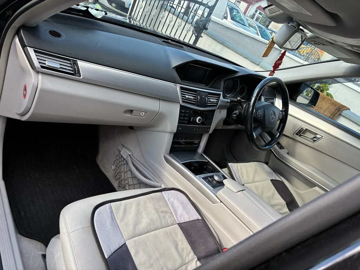 Mercedes e220 - Image 4
