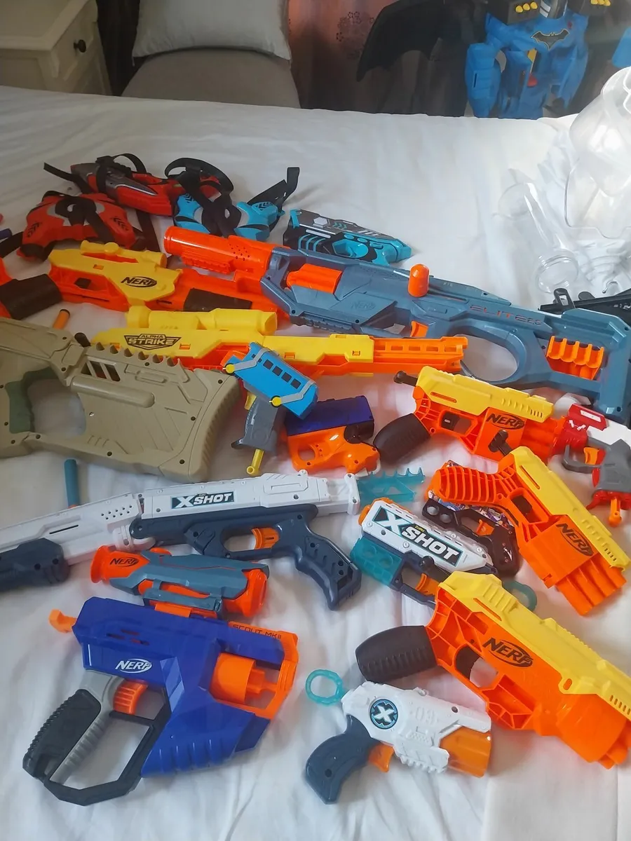 NERF / Xshot Guns, Nerf jacket, bullets etc - Image 4