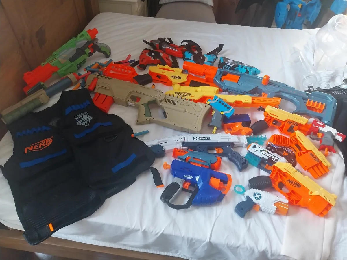 NERF / Xshot Guns, Nerf jacket, bullets etc - Image 1