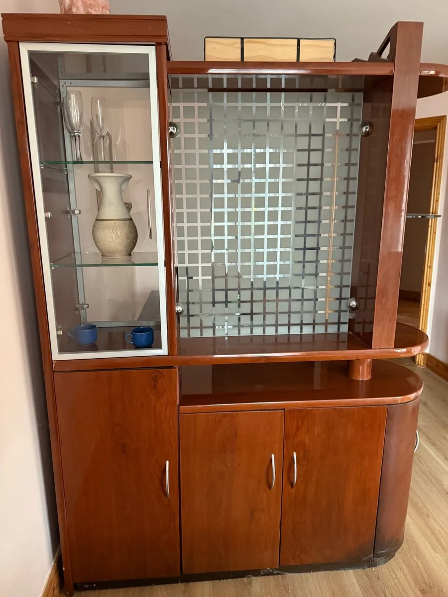 Living room glass unit - Image 2