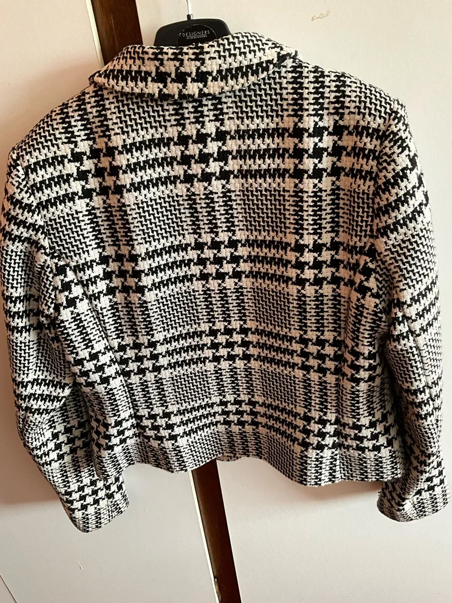 Black & White Warm Jacket - Image 4