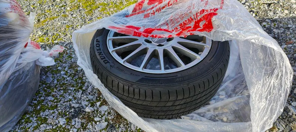 VW Polo Brand New Alloys with New tures - Image 1