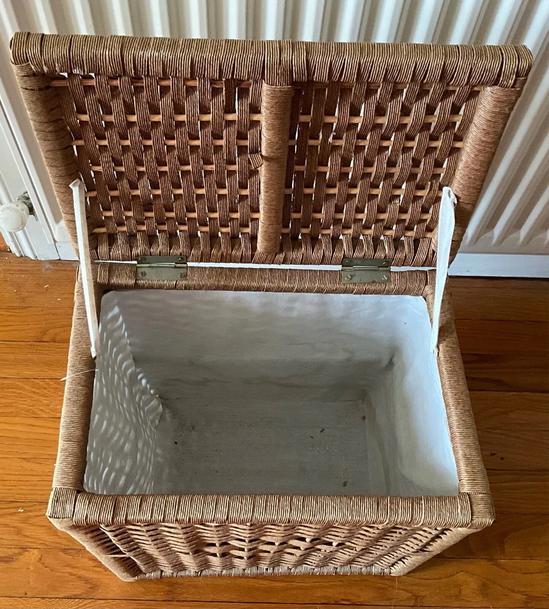 Wicker Storage Laundry/Storage Basket - Image 4