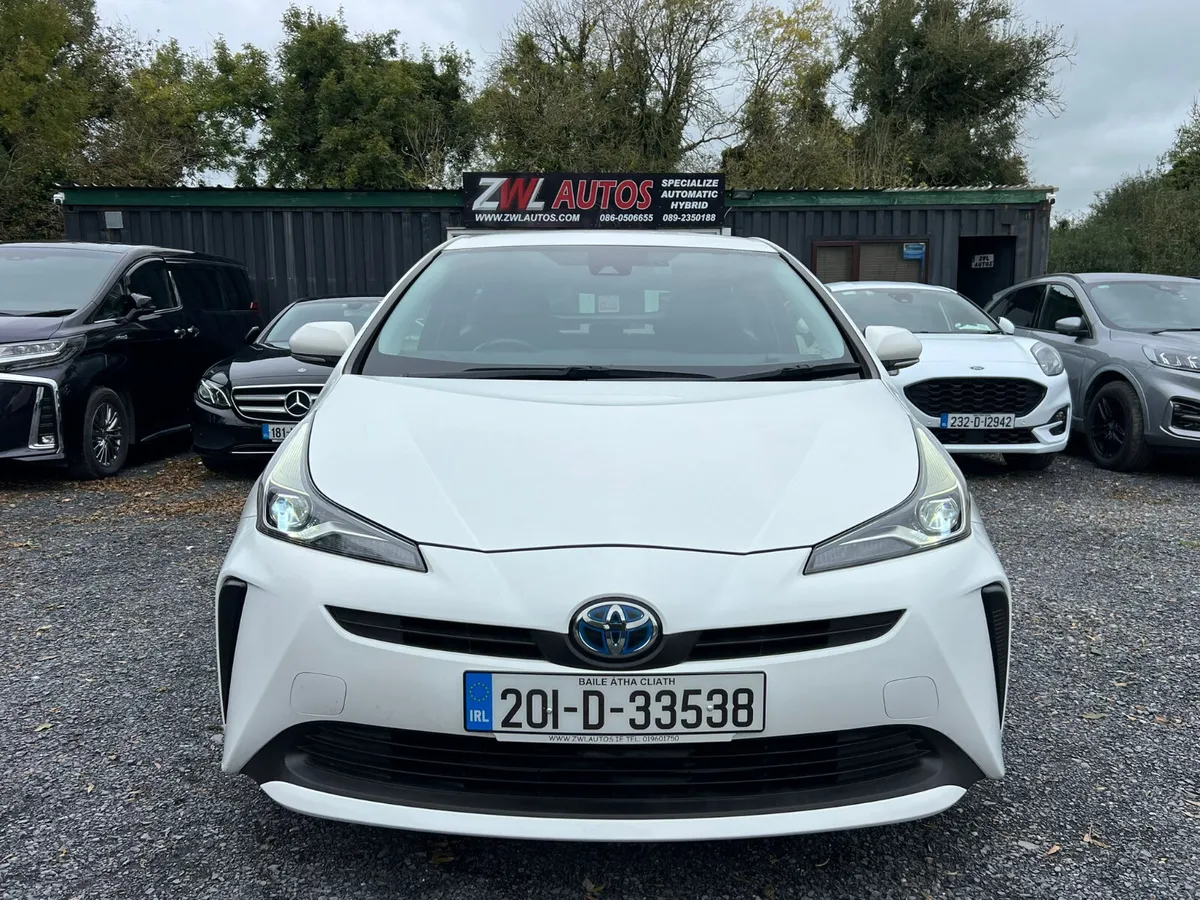 20 Toyota Prius Hybrid - Image 3