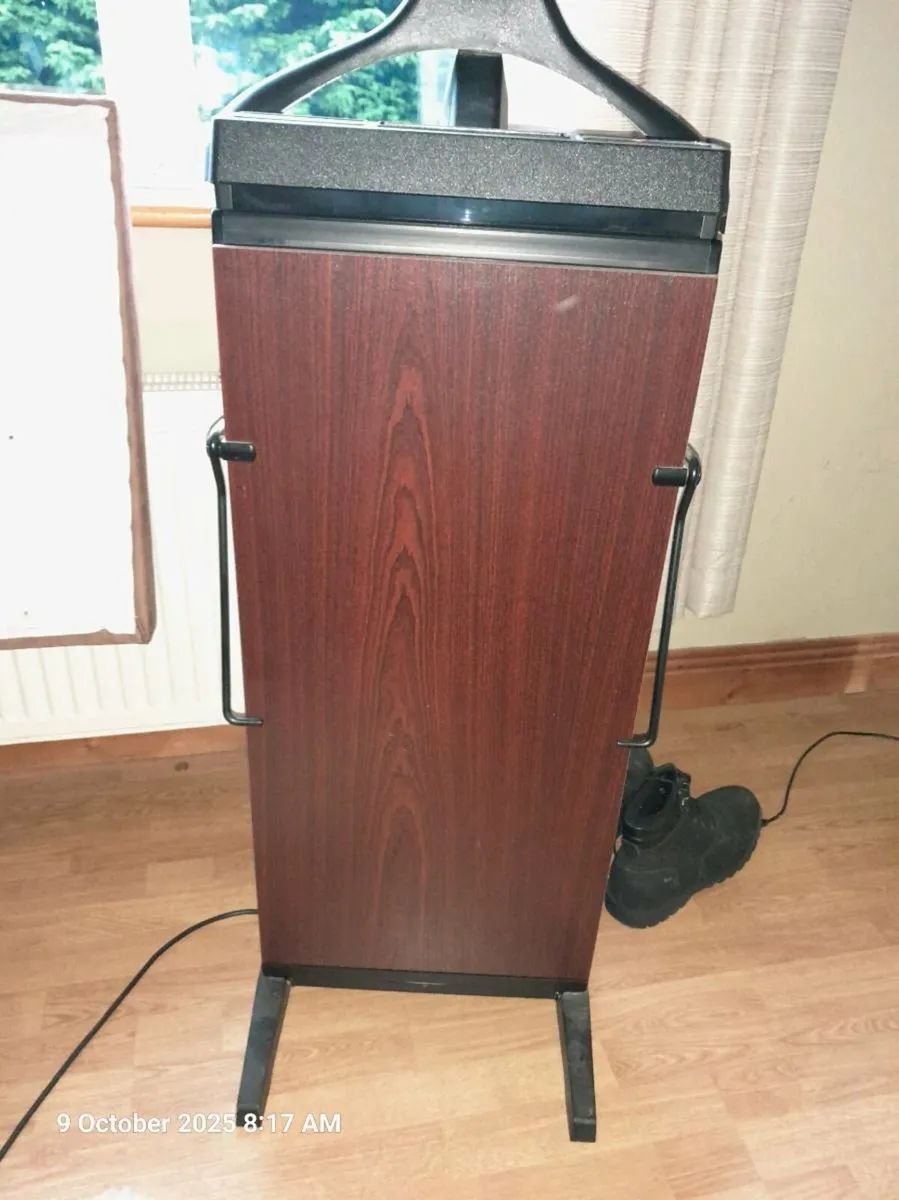 Corby trouser👖 press - Image 1