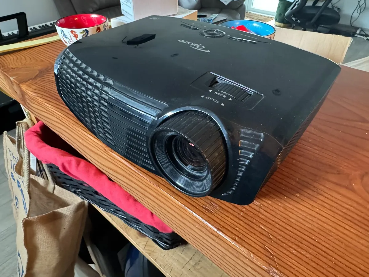 Home cinema projector (Optoma) - Image 1