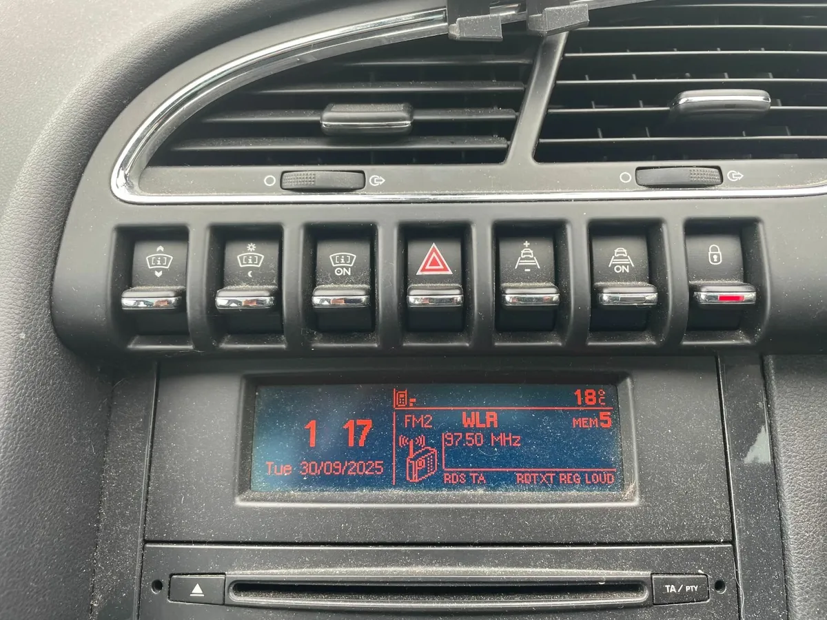 Peugeot 3008 2011 - Image 4