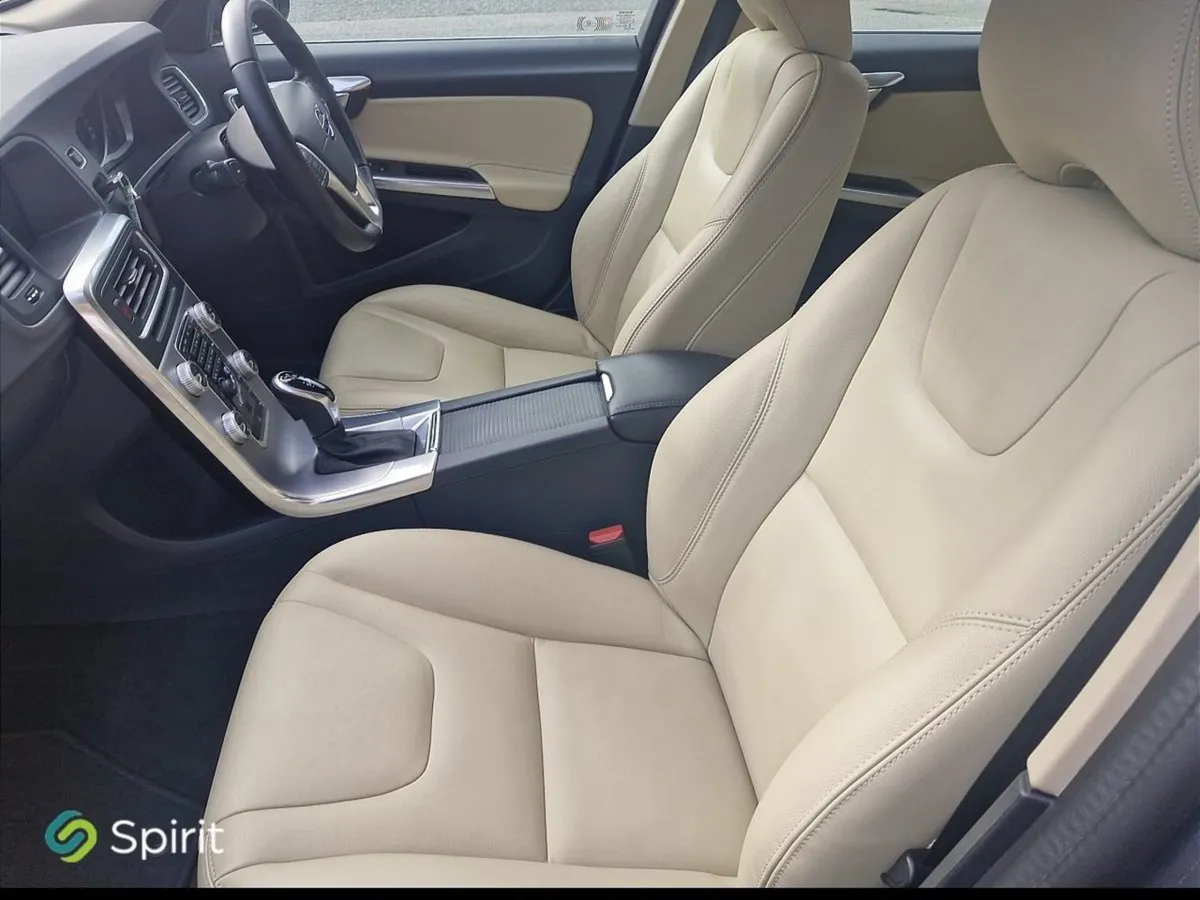 Volvo S60 T3 (152hp) Petrol  Automatic  Low Milea - Image 4