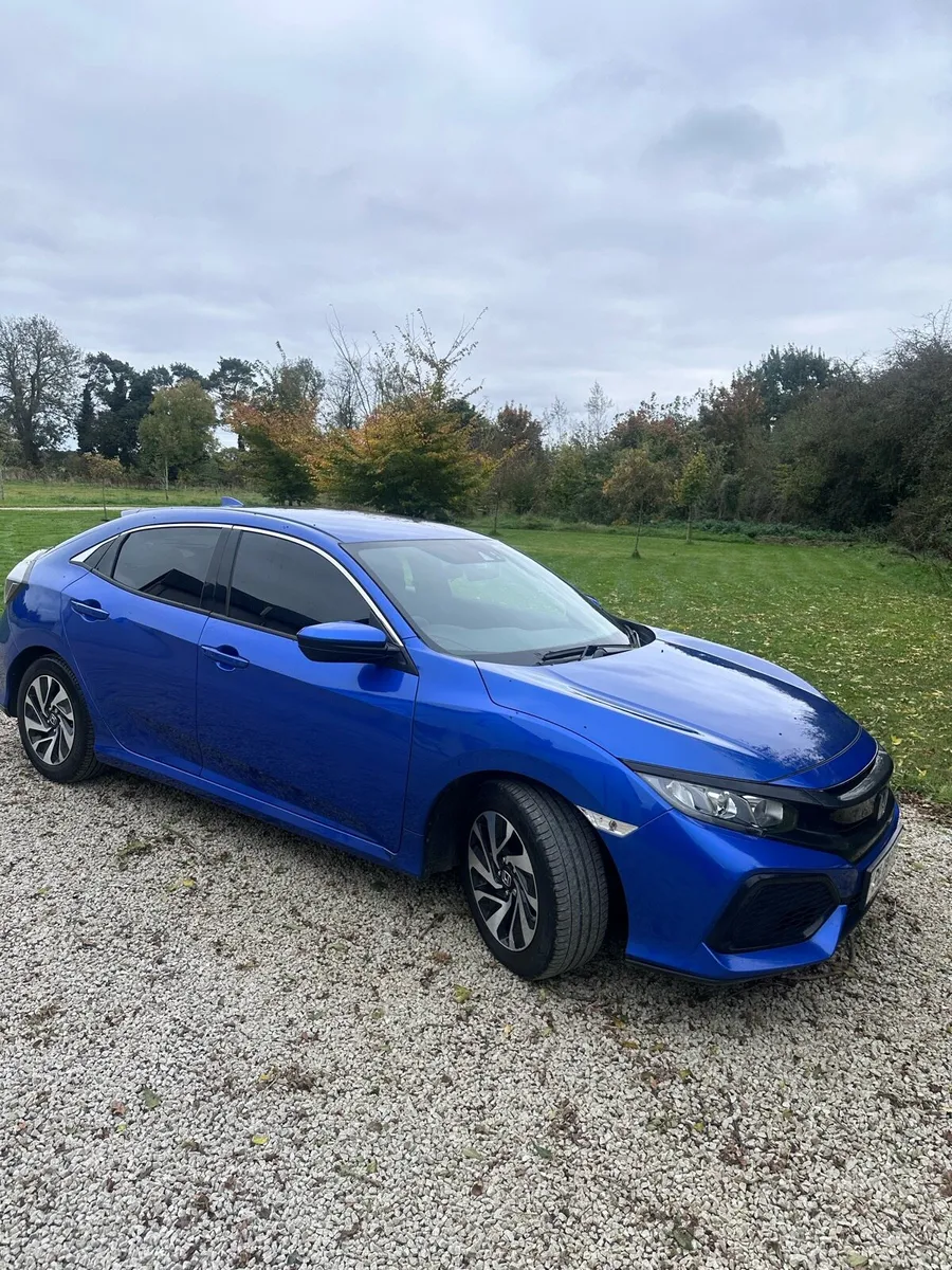 Car - Image 2