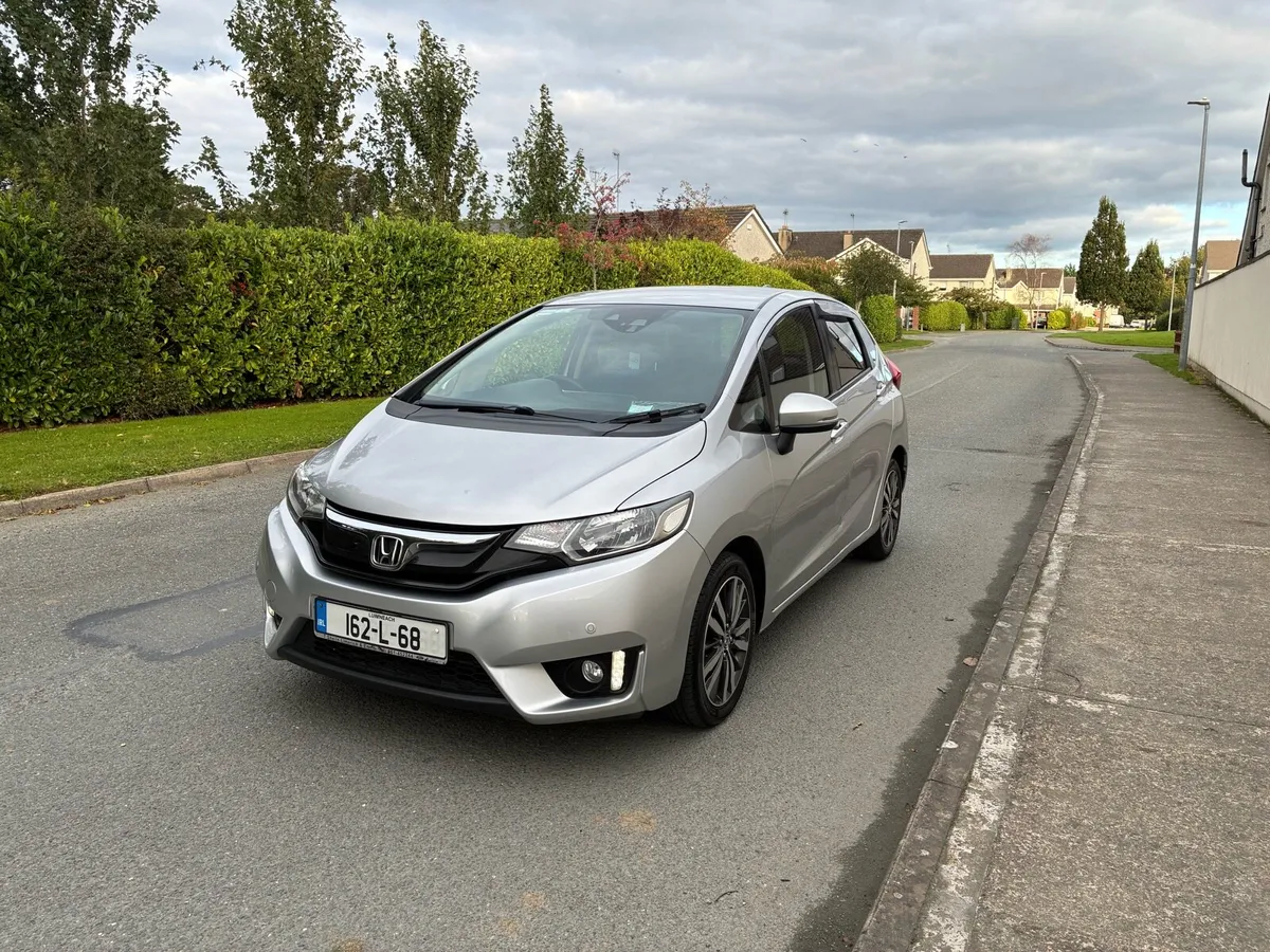 2016 Honda Jazz 1.3 i-Vtec high spec Manual - Image 3