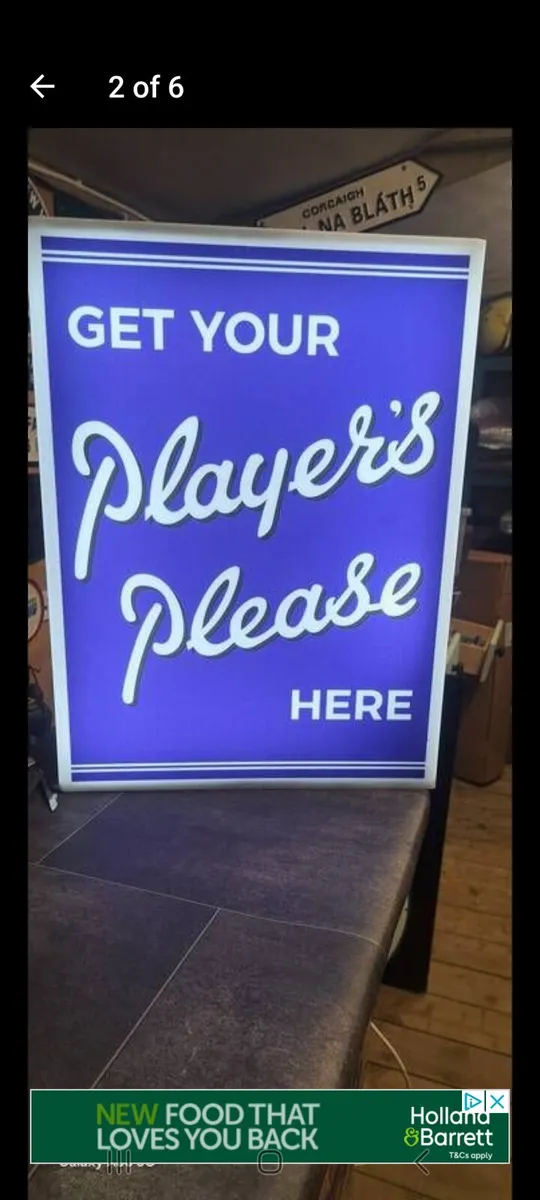 Players light up sign - Image 1