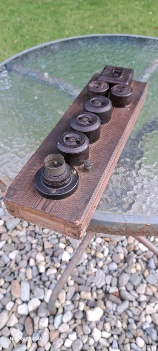 Old bakelite switch board - Image 1