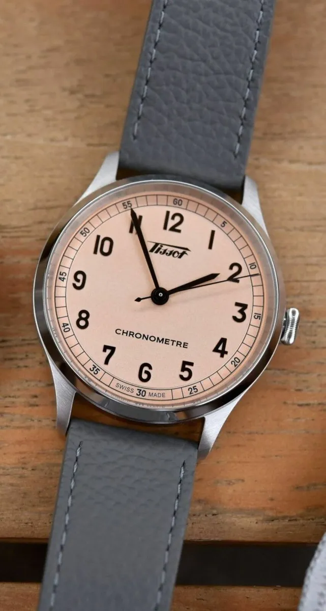 a tissot heritage 1938 chronometre wach - Image 1