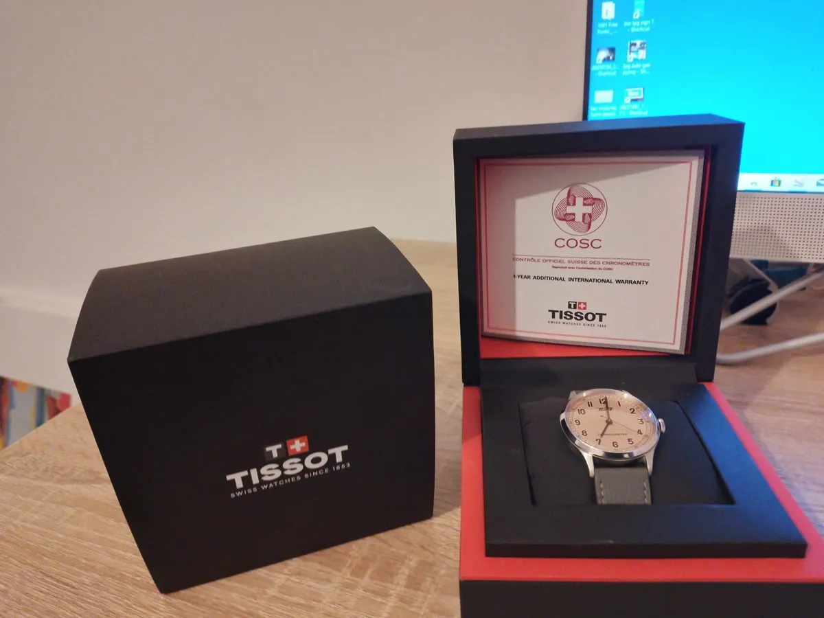 a tissot heritage 1938 chronometre wach - Image 2