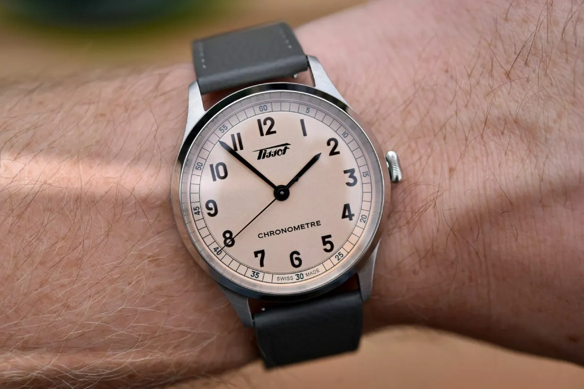 a tissot heritage 1938 chronometre wach - Image 4