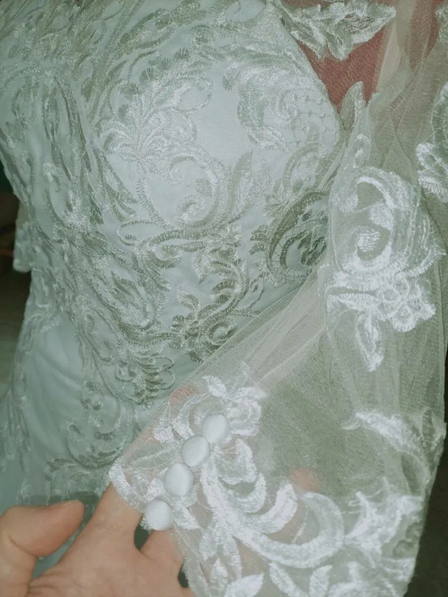New wedding dress - Image 2